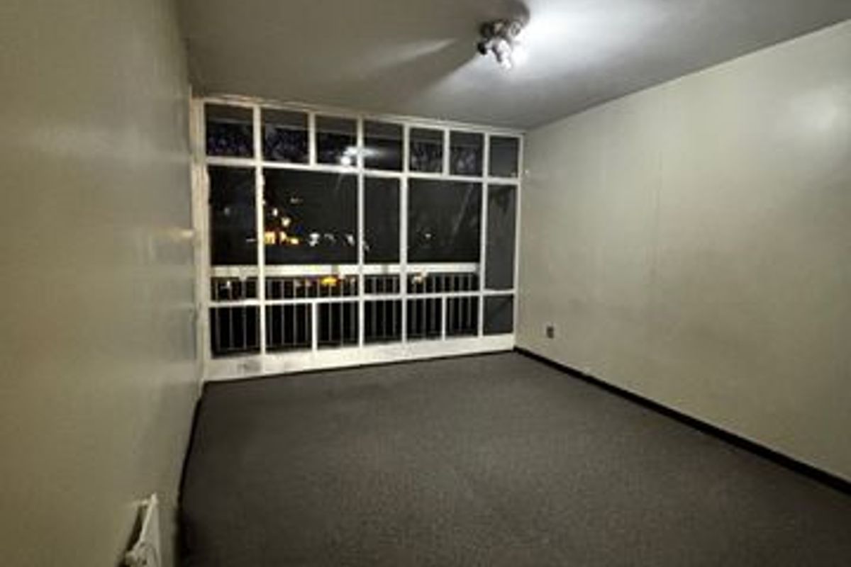 One bed spacious apartment - Photo 4