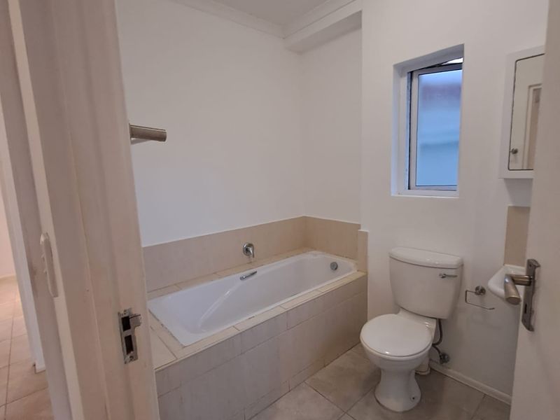 SHEFFIELD MANOR ESTATE-TOP FLOOR APARTMENT FOR SALE - Photo 9