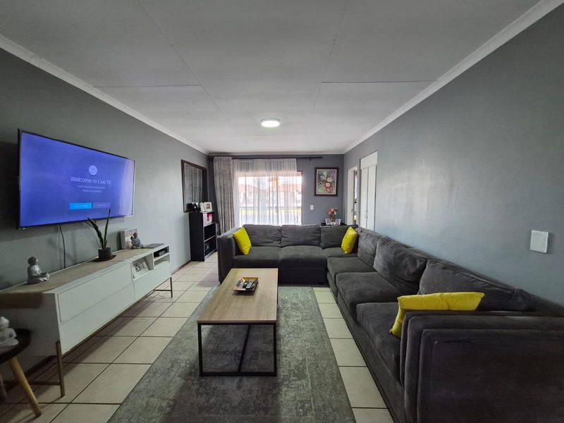 Stunning 3 bedroom for sale - Photo 1