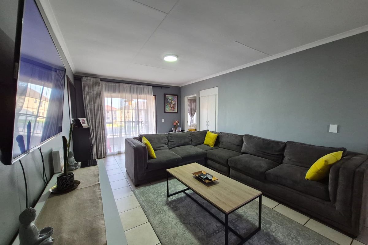 Stunning 3 bedroom for sale - Photo 3