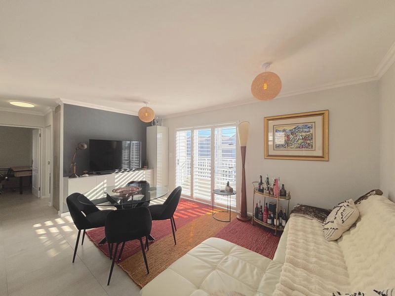 Modern 2 bedroom corner apartment in sought-after Saint Squar - Photo 1