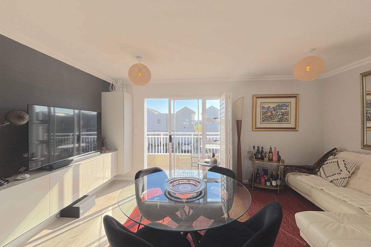 Modern 2 bedroom corner apartment in sought-after Saint Squar - Photo 4