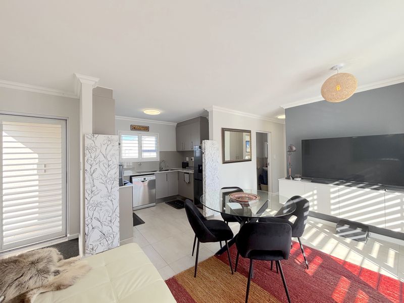 Modern 2 bedroom corner apartment in sought-after Saint Squar - Photo 6