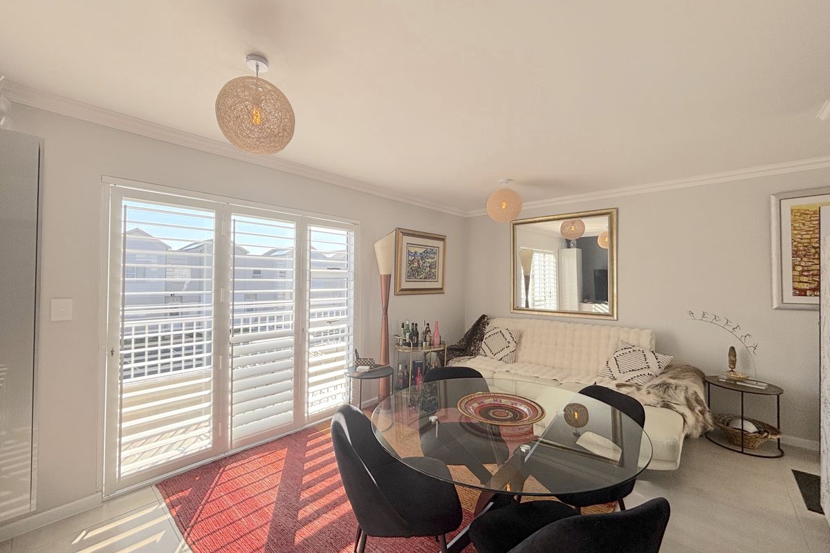 Modern 2 bedroom corner apartment in sought-after Saint Squar - Photo 5