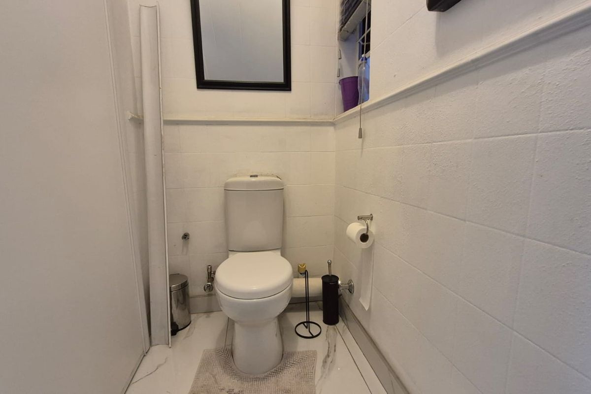3 bedroom 4 bathroom Pet-Friendly Double Storey Townhouse To Rent in Brackendowns, Alberton - Photo 5