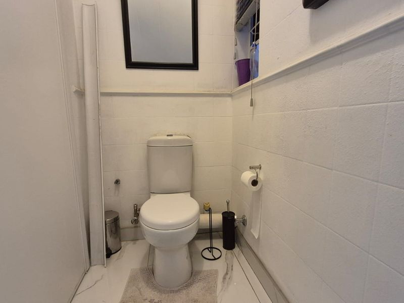 3 bedroom 4 bathroom Pet-Friendly Double Storey Townhouse To Rent in Brackendowns, Alberton - Photo 5