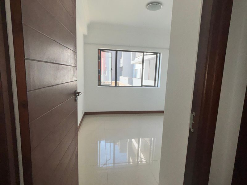Modern 1-Bedroom Apartment on Park Avenue – R10,000 p/m - Photo 9