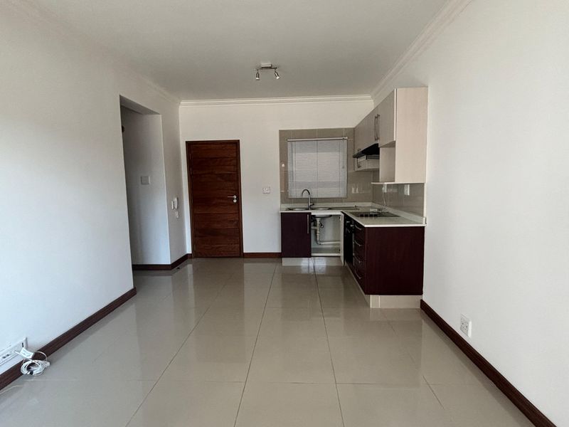 Modern 1-Bedroom Apartment on Park Avenue – R10,000 p/m - Photo 4