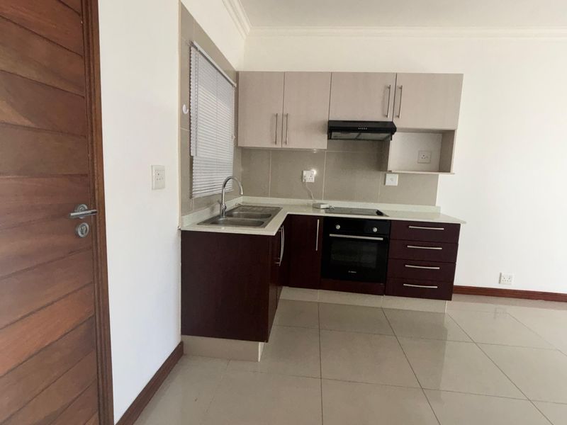 Modern 1-Bedroom Apartment on Park Avenue – R10,000 p/m - Photo 5
