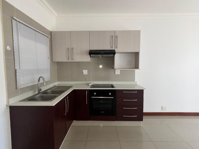 Modern 1-Bedroom Apartment on Park Avenue – R10,000 p/m - Photo 7