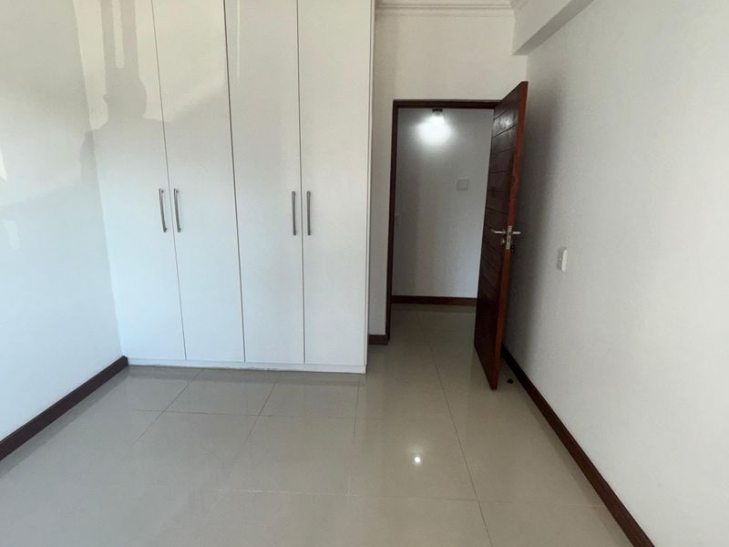 Modern 1-Bedroom Apartment on Park Avenue – R10,000 p/m - Photo 8