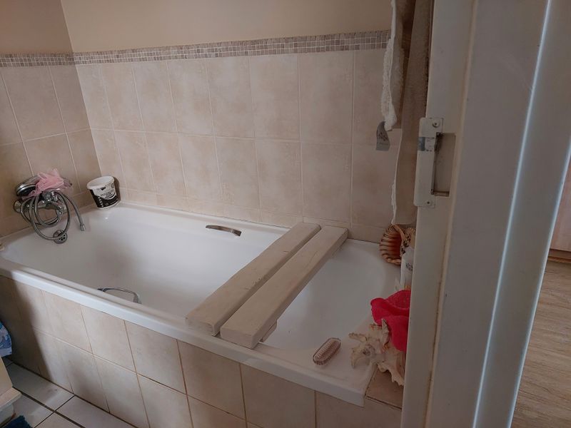 2 Bedroom Townhouse in Henley on Klip to Rent - Photo 9
