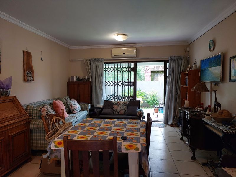 2 Bedroom Townhouse in Henley on Klip to Rent - Photo 8