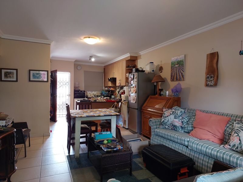 2 Bedroom Townhouse in Henley on Klip to Rent - Photo 6