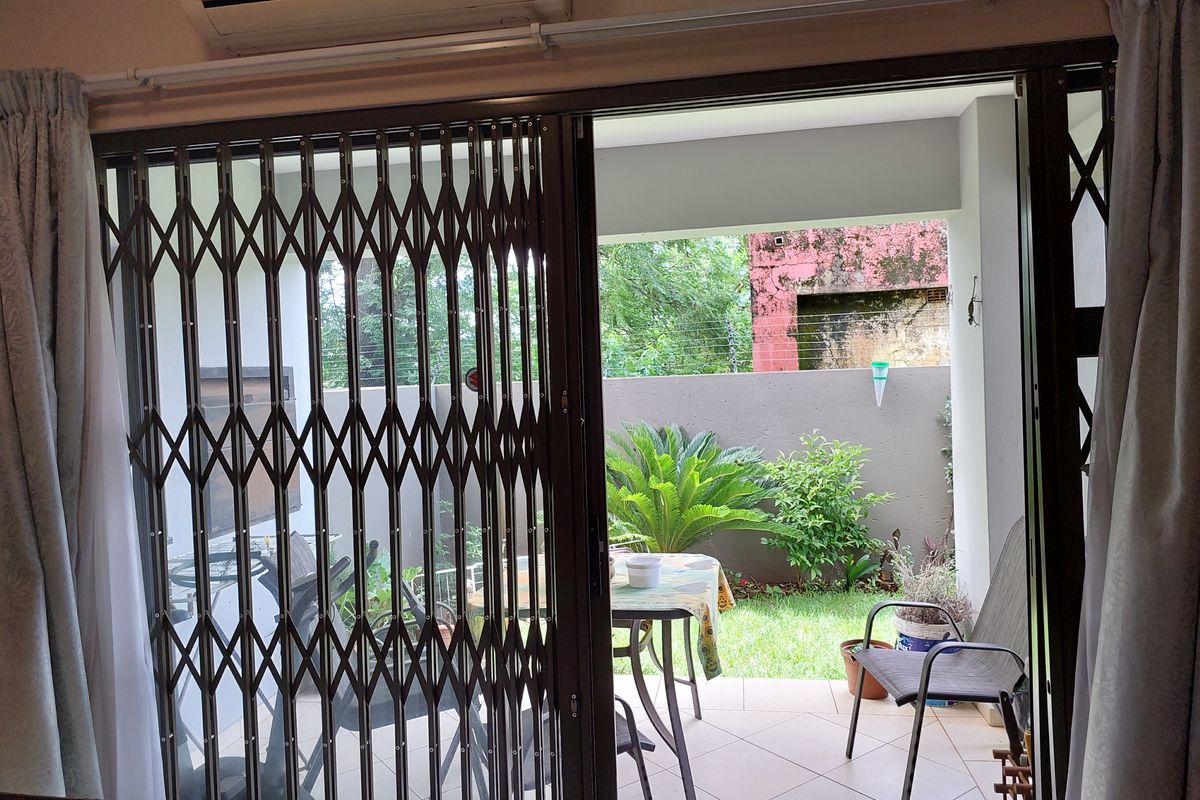 2 Bedroom Townhouse in Henley on Klip to Rent - Photo 4