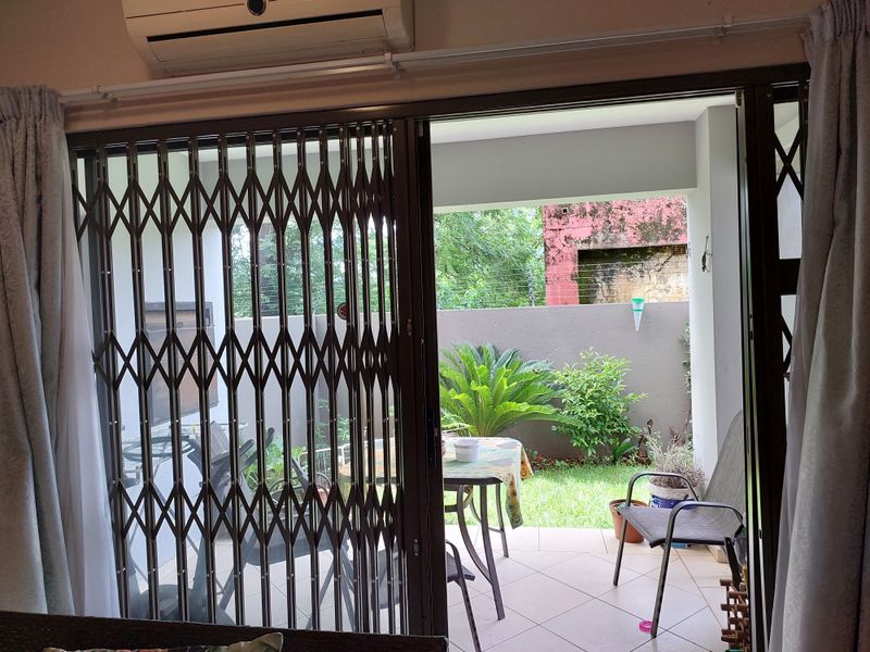 2 Bedroom Townhouse in Henley on Klip to Rent - Photo 4