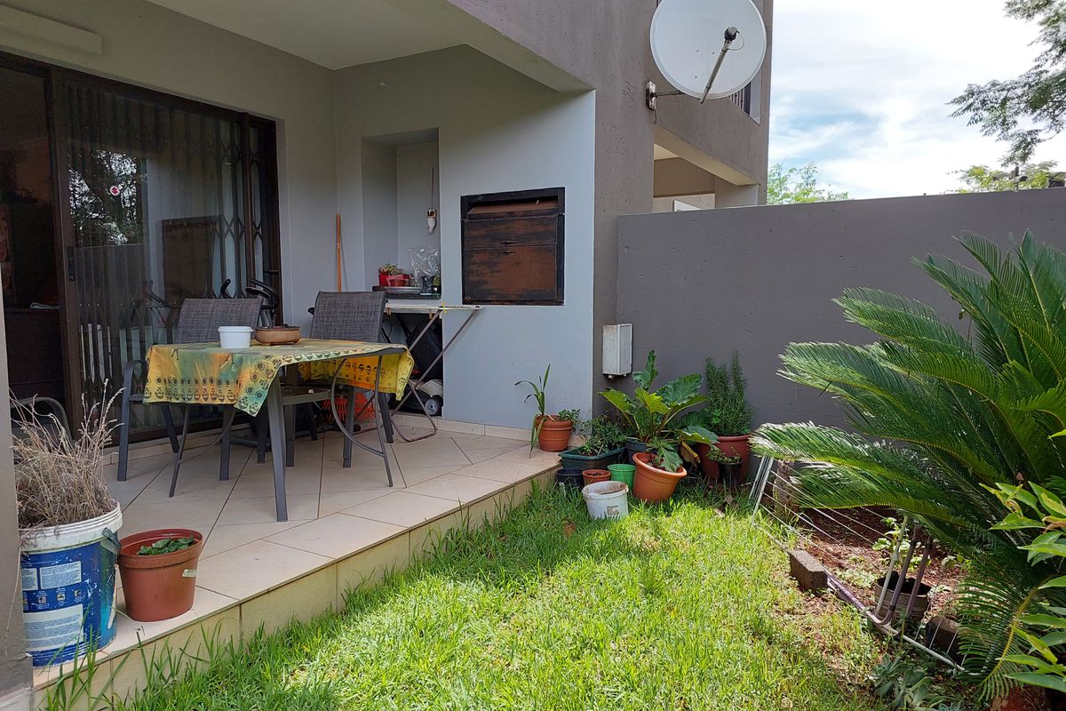 2 Bedroom Townhouse in Henley on Klip to Rent - Photo 2