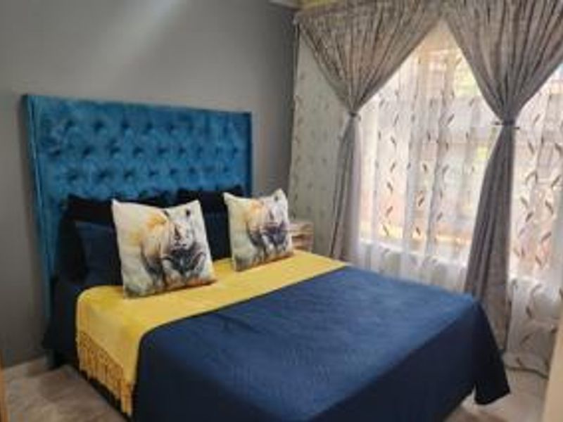 Luxury Cluster, Move In Ready! - Photo 8