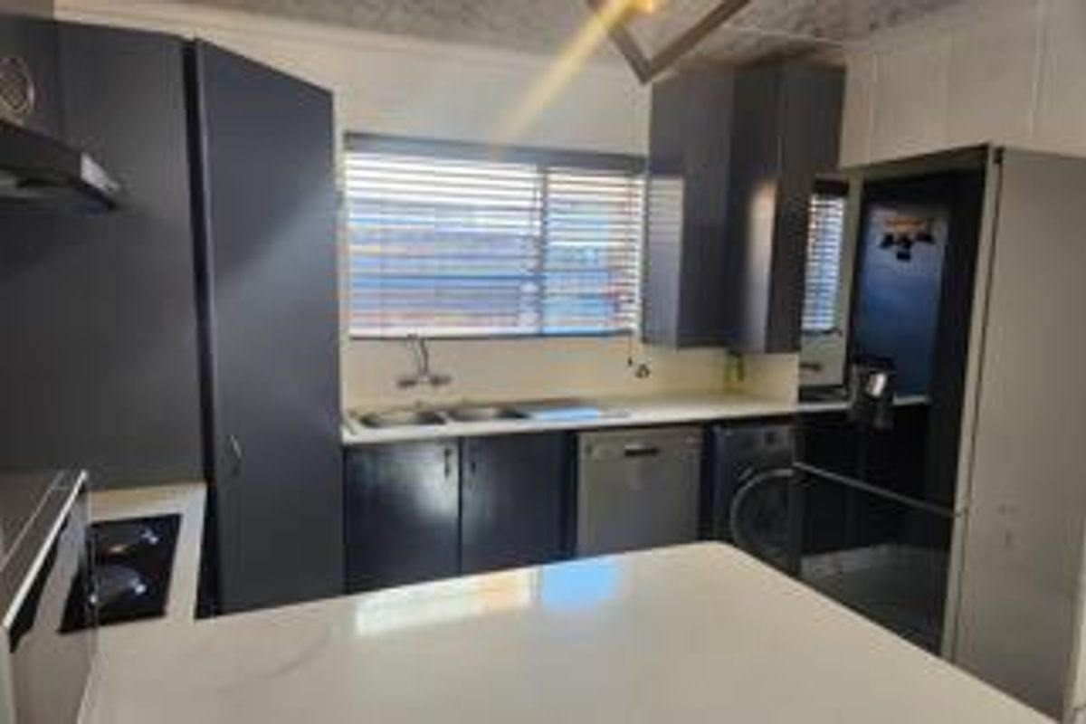 Luxury Cluster, Move In Ready! - Photo 3