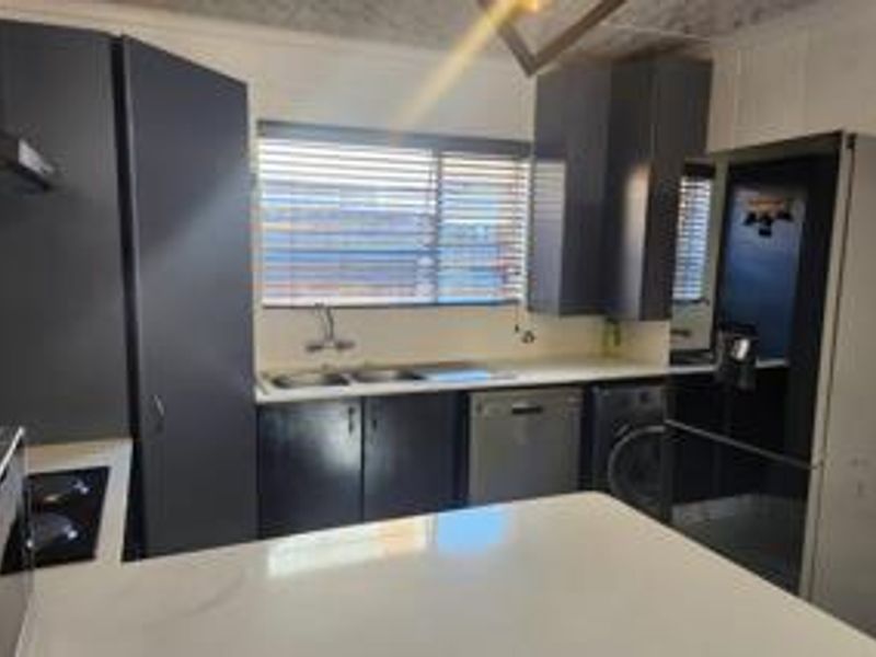 Luxury Cluster, Move In Ready! - Photo 3