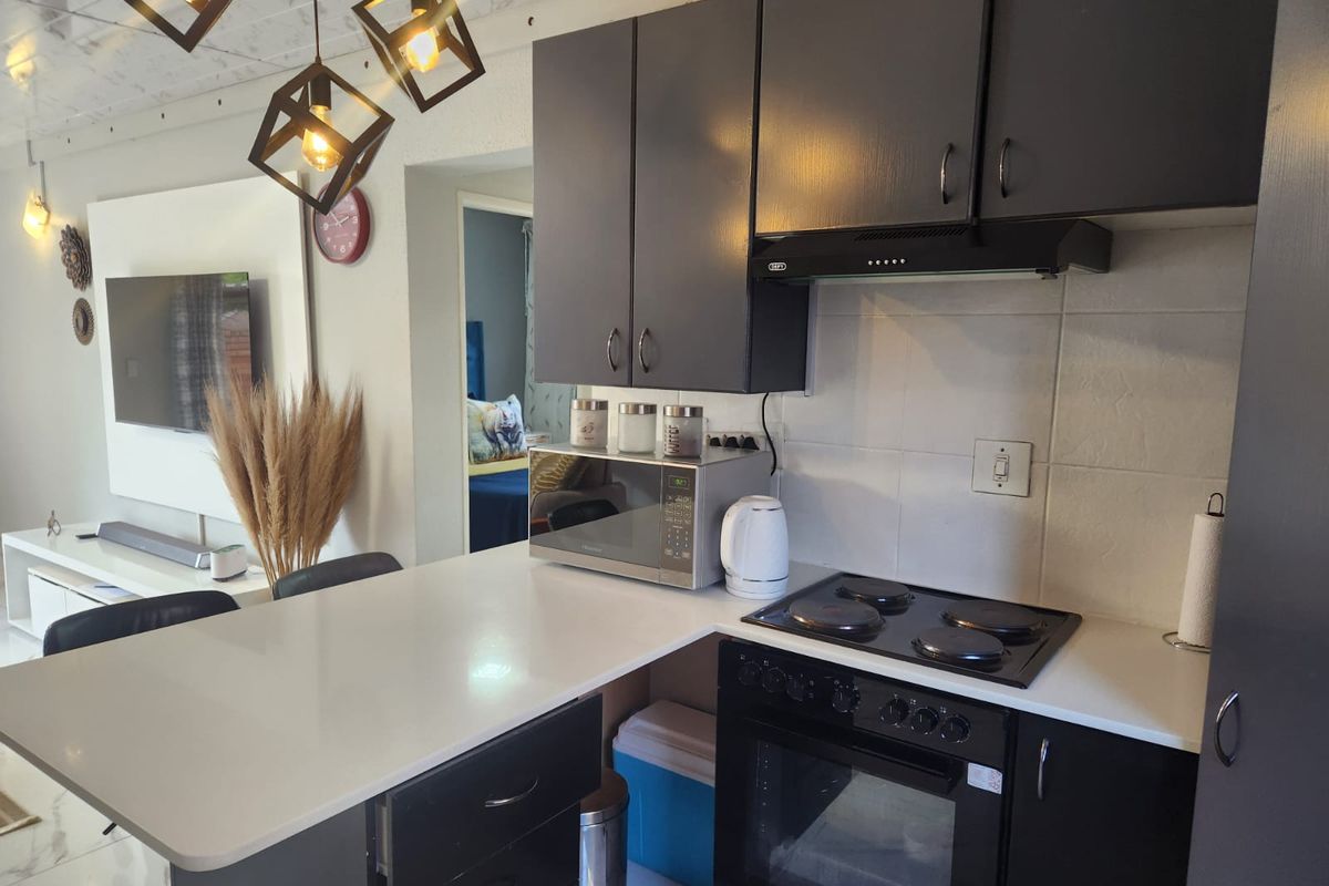 Luxury Cluster, Move In Ready! - Photo 5