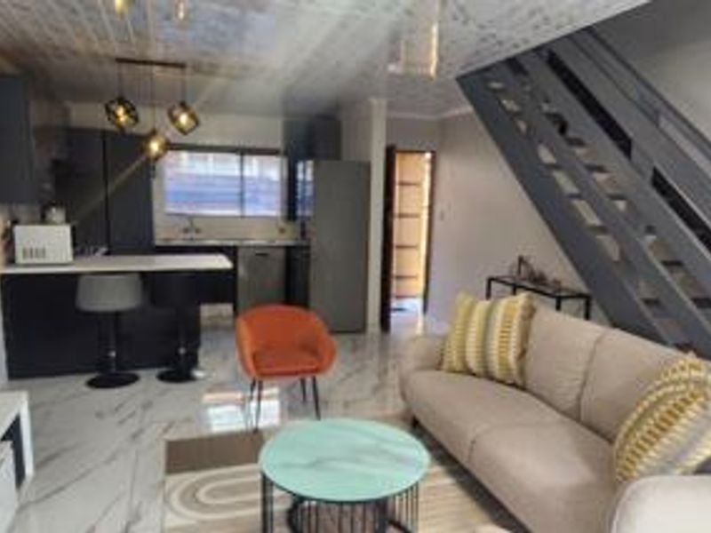 Luxury Cluster, Move In Ready! - Photo 2