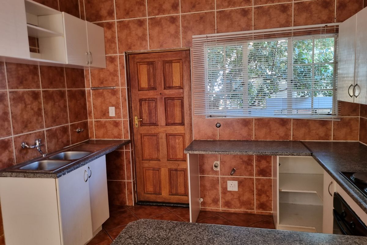 3 Bedroom Home in Sought-After Northgate - Photo 5