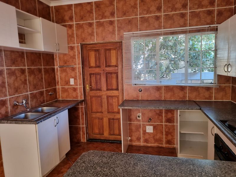 3 Bedroom Home in Sought-After Northgate - Photo 5