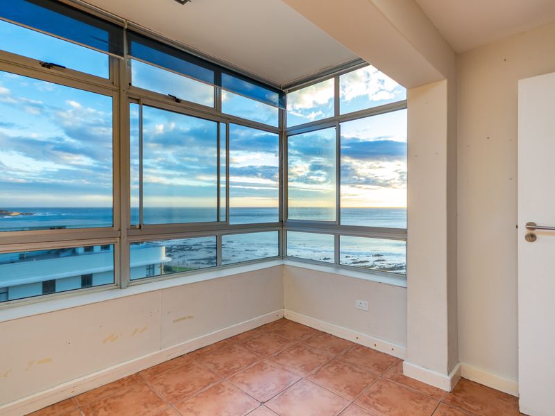 2 Bedroom Ocean View Apartment to rent in Sea Point - Photo 9
