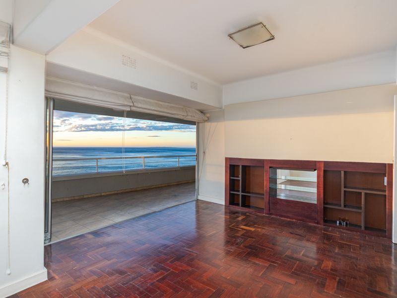 2 Bedroom Ocean View Apartment to rent in Sea Point - Photo 8