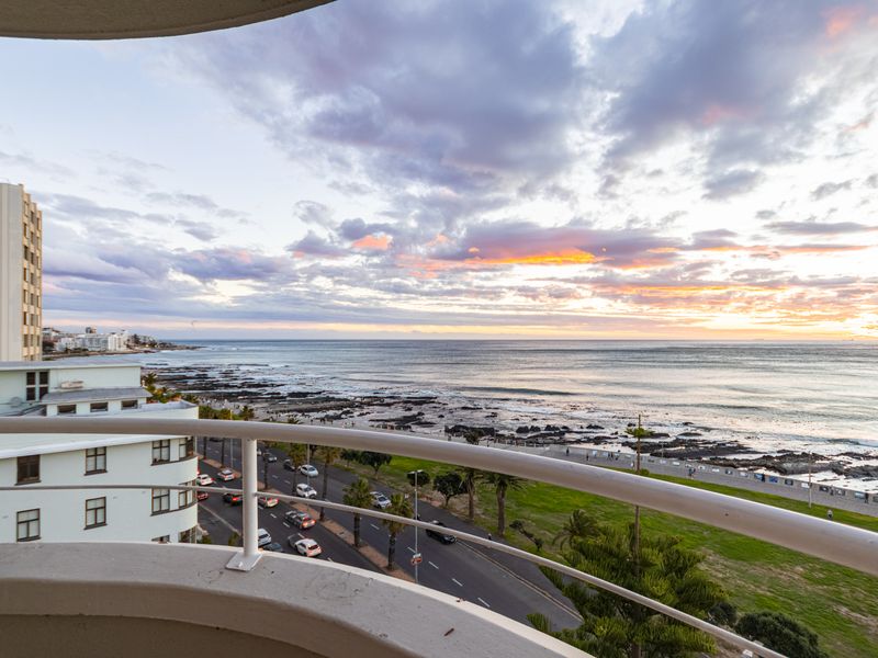 2 Bedroom Ocean View Apartment to rent in Sea Point - Photo 3