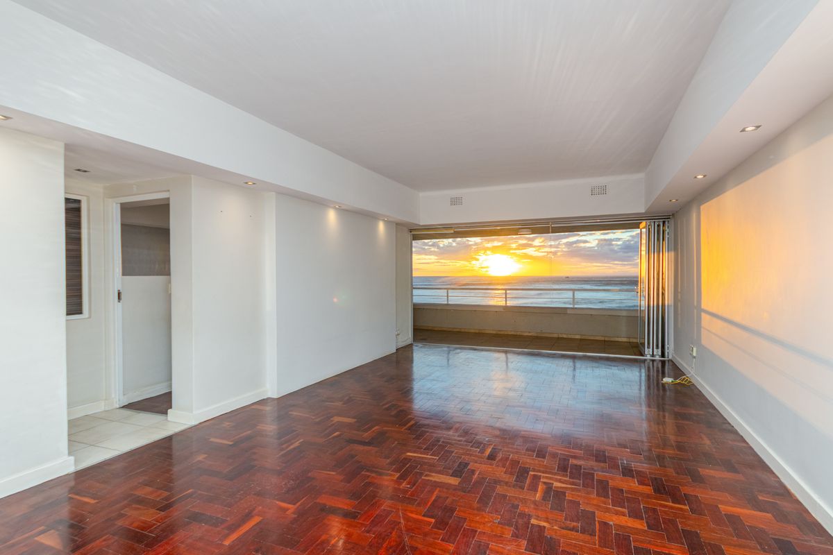 2 Bedroom Ocean View Apartment to rent in Sea Point - Photo 5