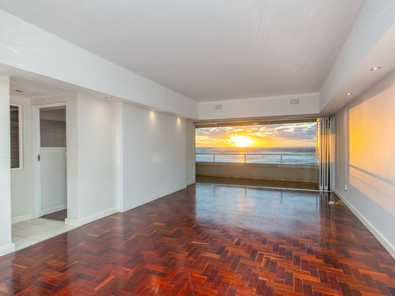 2 Bedroom Ocean View Apartment to rent in Sea Point - Photo 5