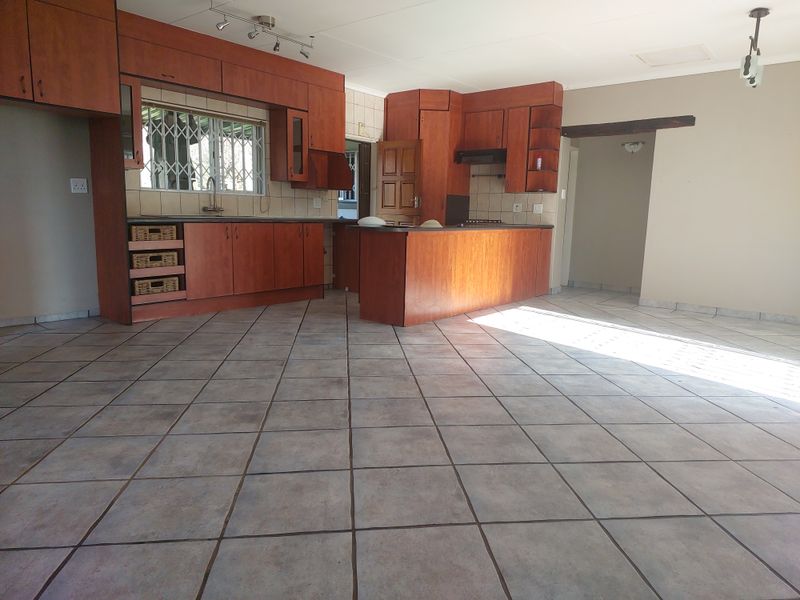 Spacious 2 Bedroom Garden Cottage in Glen Donald - Photo 6
