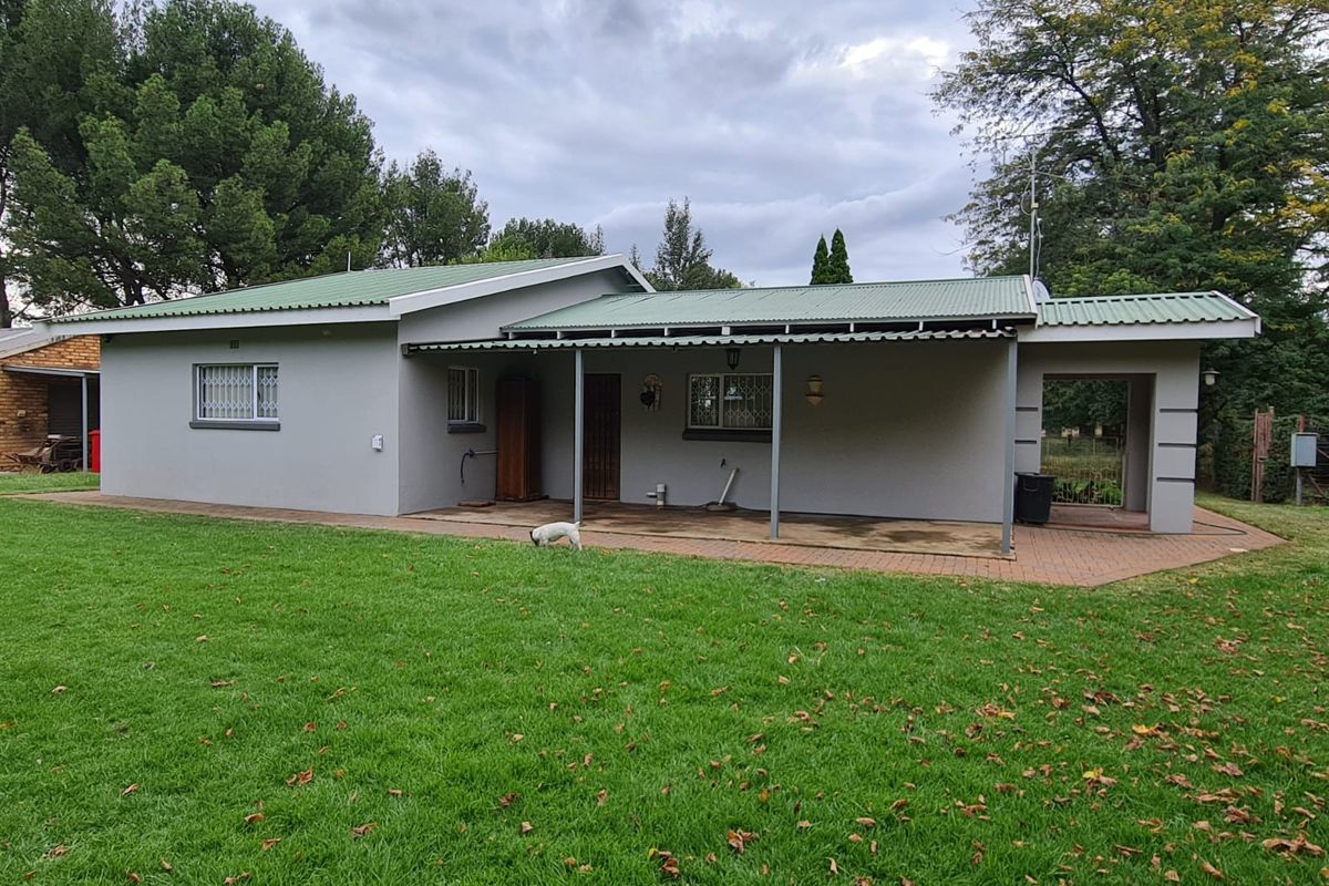 2 Bedroom Spacious Townhouse in Glen Donald - Photo 3