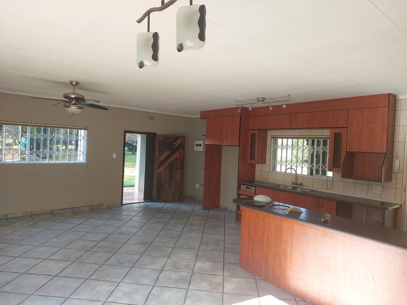 Spacious 2 Bedroom Garden Cottage in Glen Donald - Photo 4