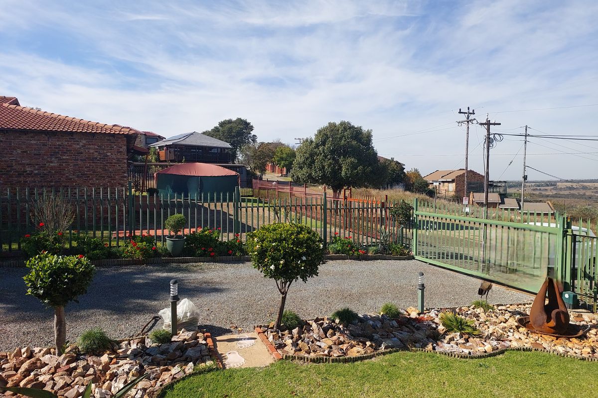 Investment 3 Bedroom Wooden Home - Photo 4