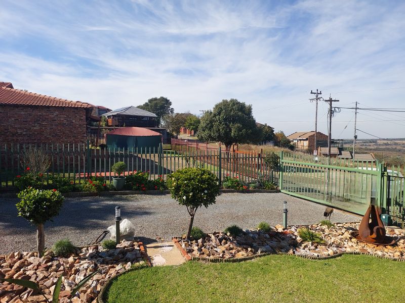 Investment 3 Bedroom Wooden Home - Photo 4