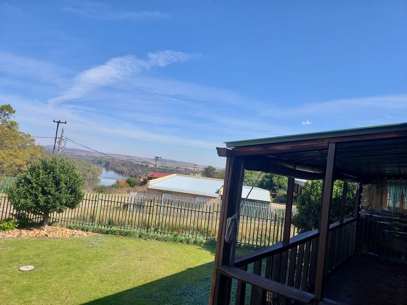 Investment 3 Bedroom Wooden Home - Photo 2