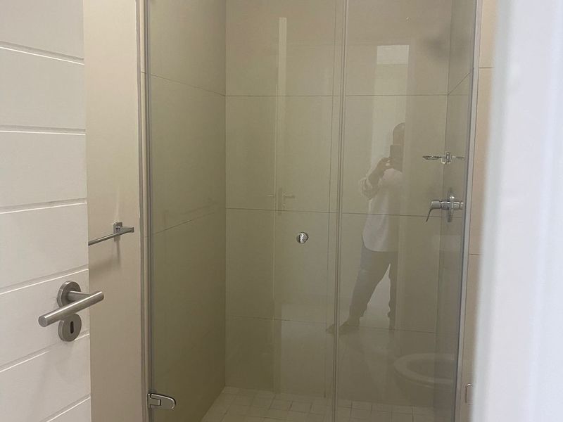 Modern 2-Bedroom, 2-Bathroom Apartment To Let - Photo 9
