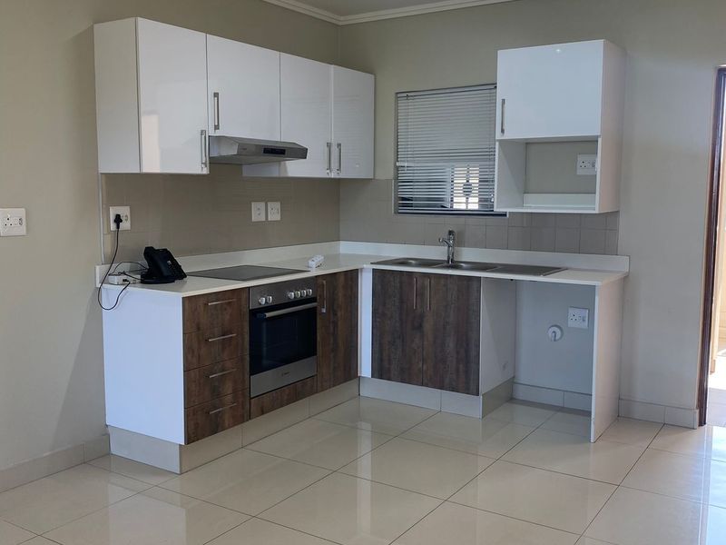 Modern 2-Bedroom, 2-Bathroom Apartment To Let - Photo 5