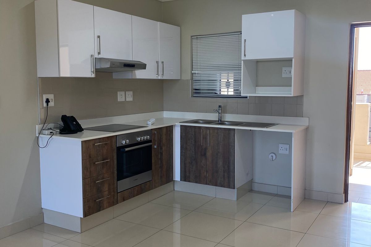 Modern 2-Bedroom, 2-Bathroom Apartment To Let - Photo 4