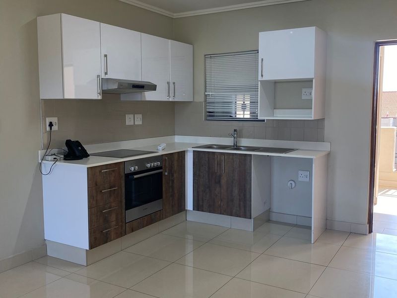 Modern 2-Bedroom, 2-Bathroom Apartment To Let - Photo 4