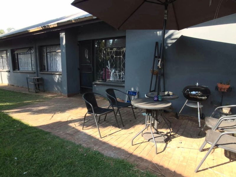 3 Bedroom House - Photo 1