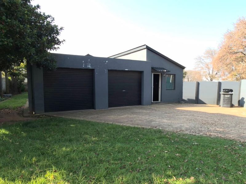 3 Bedroom House - Photo 2