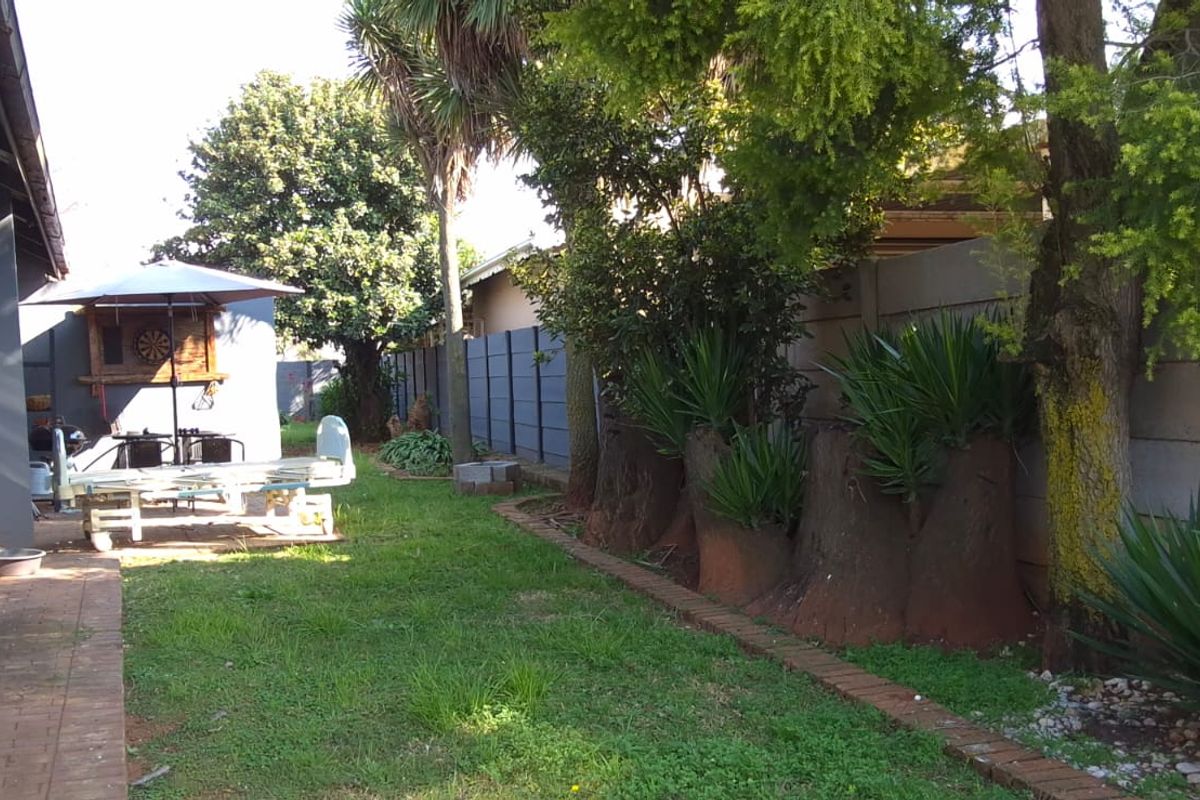 3 Bedroom House - Photo 3