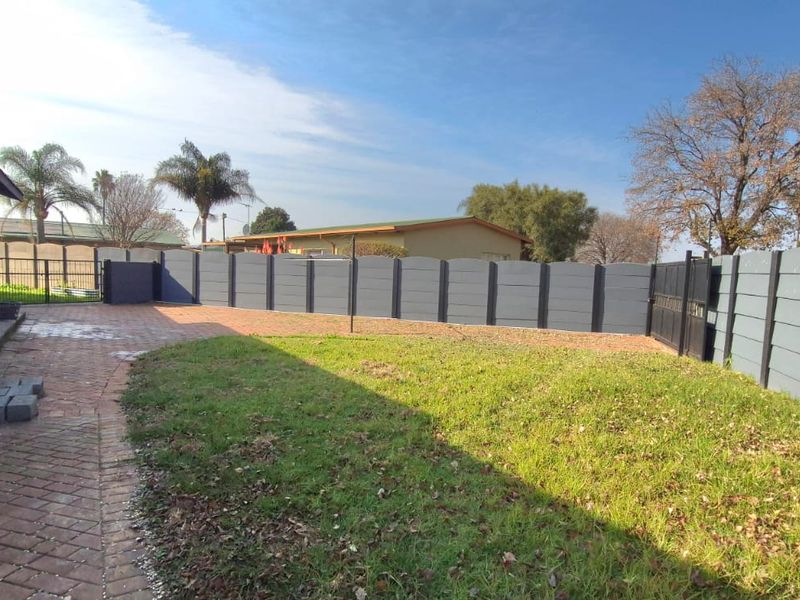 3 Bedroom House - Photo 5