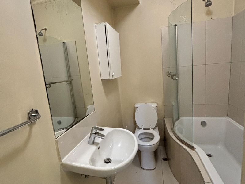 Headline: Modern Living in Manhattan Mews – Umhlanga Ridge – R8,300 p/m - Photo 6