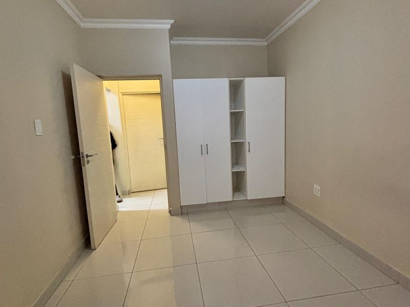 Headline: Modern Living in Manhattan Mews – Umhlanga Ridge – R8,300 p/m - Photo 5