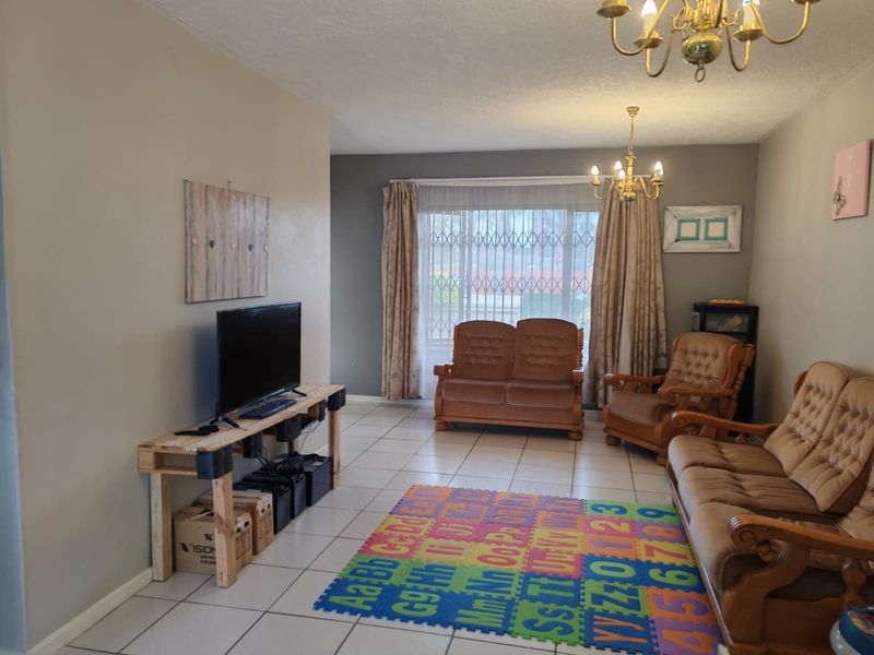 Position, Position, Position in Upper Walmer - Photo 6
